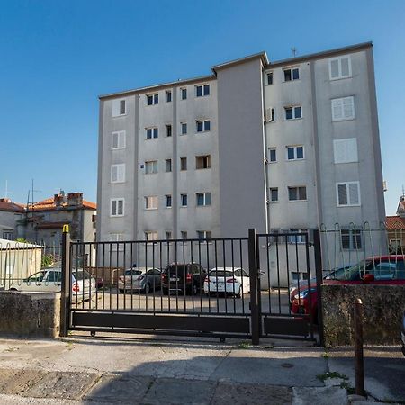Apartman Izis Centar Pule PUY Exterior foto