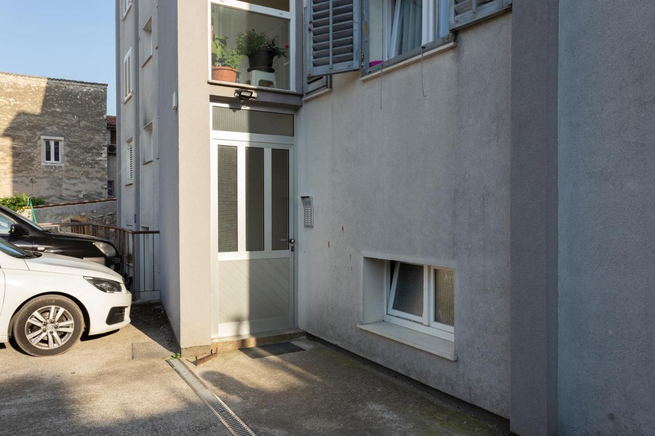 Apartman Izis Centar Pule PUY Exterior foto