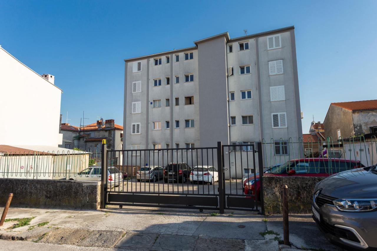 Apartman Izis Centar Pule PUY Exterior foto